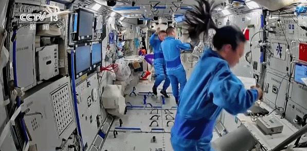 神二十三乘组日常满满 机器人小航在轨“成长”