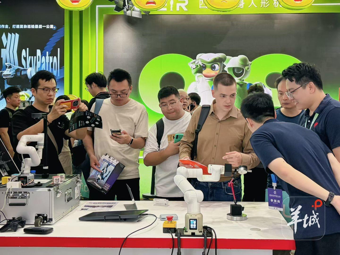 在世界机器人大会现场读懂 “深圳周期” | WRC侧记