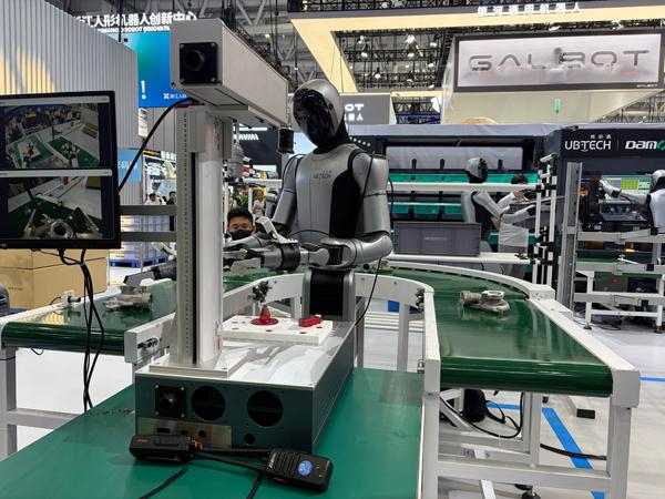 2026世界机器人大会观察：技术研发从“秀场”到“考场”