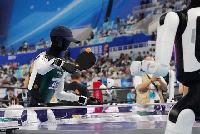 稳字当头！助他们勇夺人形机器人运动会乒乓球冠军