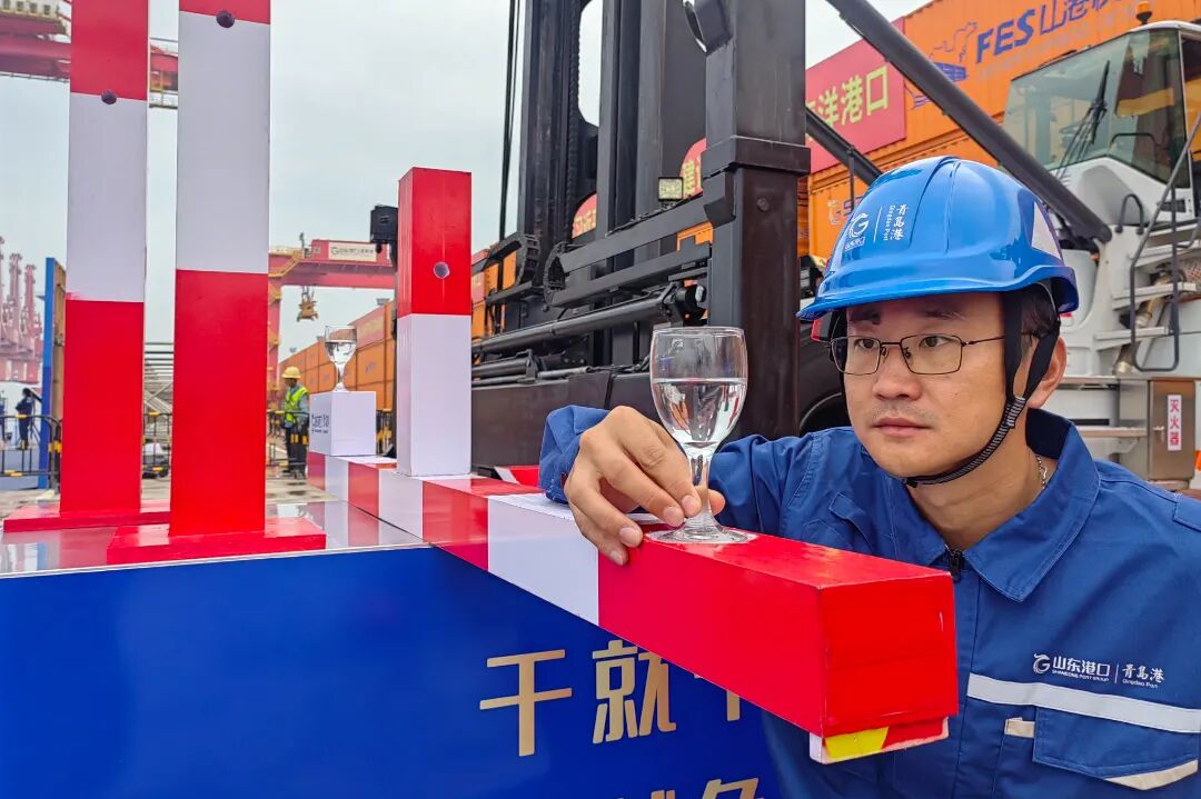我与海港的专属故事（95）丨一钩一落皆功夫